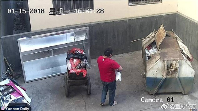 Phẫn nộ: Người đàn ông bỏ đứa con mới sinh được hai tiếng vào thùng rác Ảnh 2