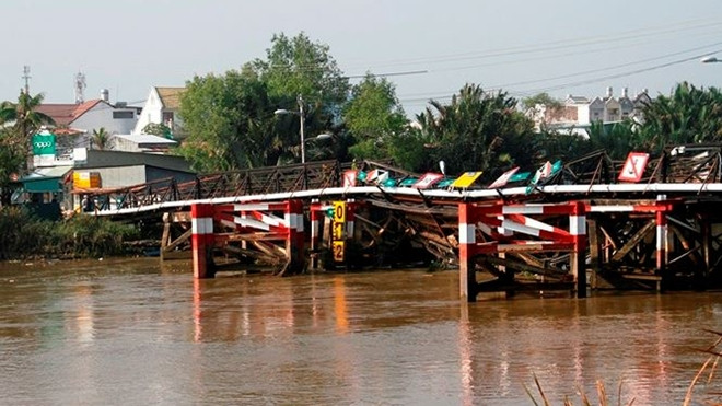 Cận cảnh Long Kiển và những cây cầu 'chờ sập' ở Sài Gòn Ảnh 2