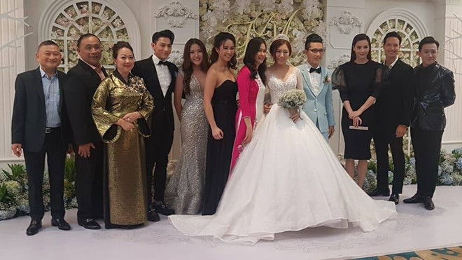 Dân tình 'lác mắt' vì đám cưới của em gái Trấn Thành với chồng ngoại quốc, khách mời toàn sao 'khủng' Ảnh 2