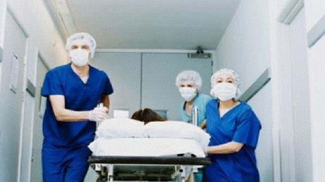 Hai đối tượng bỏ trốn sau khi đưa người chết tới bệnh viện Ảnh 2