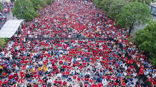 Báo chí Trung Quốc 'phát hoảng' vì người dân Việt Nam đổ xuống đường cổ vũ U23 Việt Nam Ảnh 2