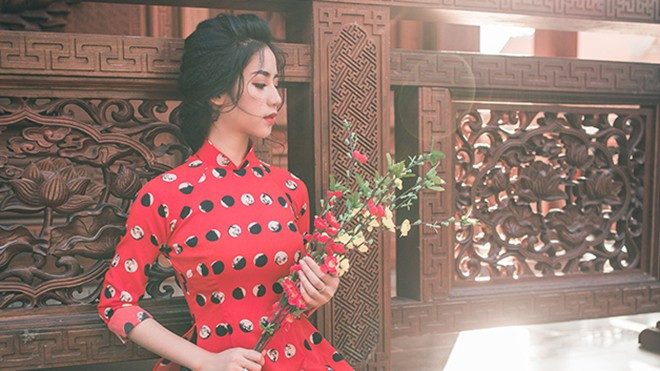 Cận Tết, giới trẻ 3 miền khoe ảnh chụp với hoa mai, hoa đào cực xinh Ảnh 2