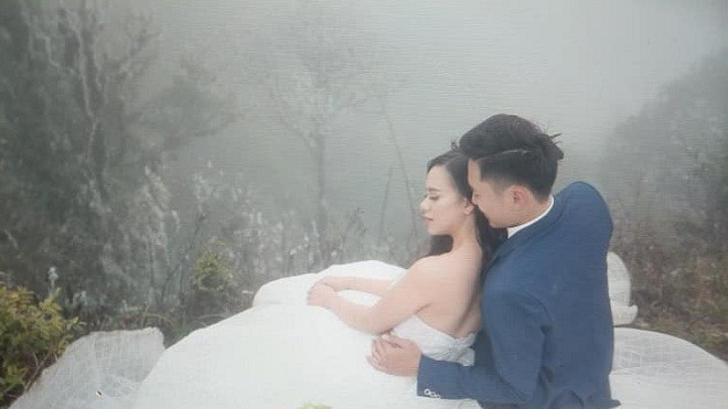 Cô dâu để vai trần chụp ảnh cưới với băng tuyết Sa Pa khiến dân tình 'nể phục' Ảnh 2