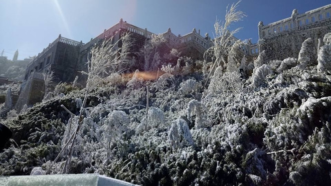 Một nửa đất nước chìm trong rét mướt, nhiều nơi xuất hiện băng giá và sương muối Ảnh 2