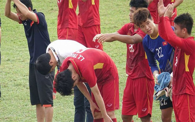 Nhìn từ 'cơn sốt' U23 Việt Nam: Nợ người hâm mộ một lời xin lỗi! Ảnh 2