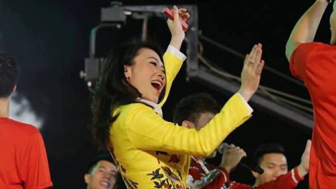 Khoảnh khắc đáng yêu: Công Phượng tặng Mỹ Tâm cây son của Hồng Duy ‘Pinky’ Ảnh 2