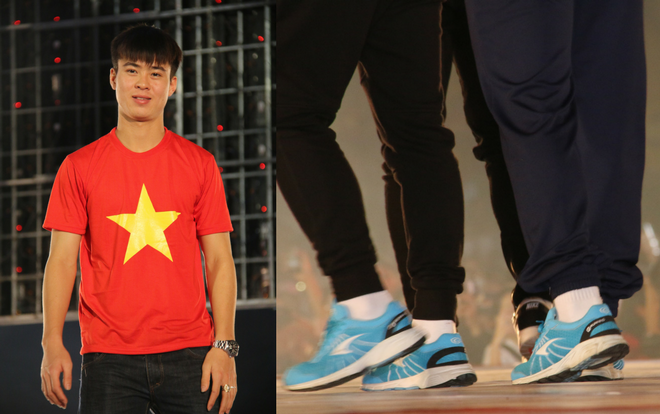 Duy Mạnh diện giày Gucci hơn chục triệu đồng ở Lễ mừng công U23 Việt Nam Ảnh 2