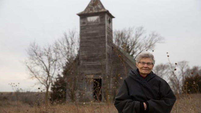 Thị trấn hẻo lánh kỳ lạ chỉ có một cư dân sinh sống Ảnh 2