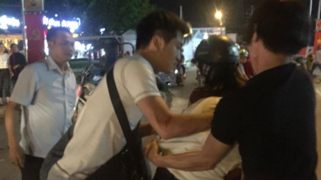 Lợi dụng nạn nhân hỗn loạn sau tai nạn giao thông, đối tượng lấy iPhone bỏ đi Ảnh 2