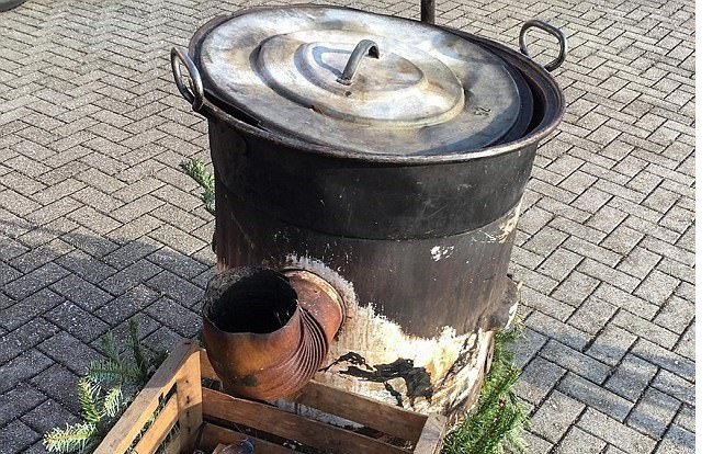 Kinh hãi thiếu nữ bị 'phù thủy' ném vào vạc nước sôi Ảnh 2