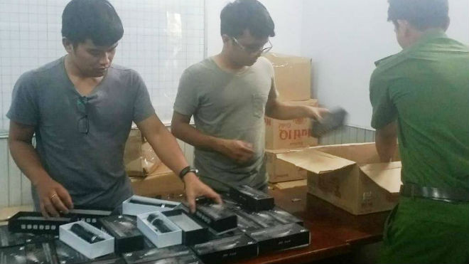 Triệt phá đường dây mua bán súng và roi điện… qua mạng xã hội quy mô lớn Ảnh 2