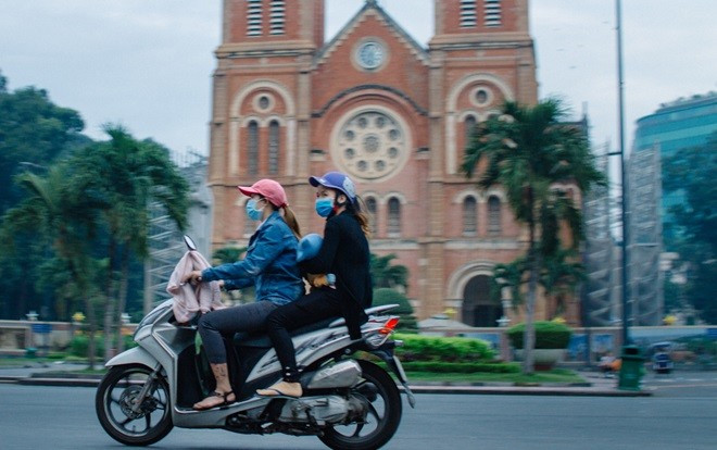 Lạnh 19 độ trong những ngày cuối tháng Chạp, người Sài Gòn đồng loạt mặc áo khoác Ảnh 2