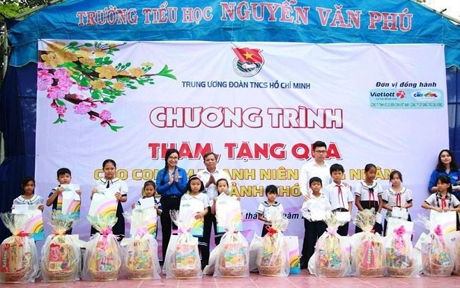 Trung ương Đoàn chăm lo Tết tại vùng sâu vùng xa tỉnh Long An Ảnh 2