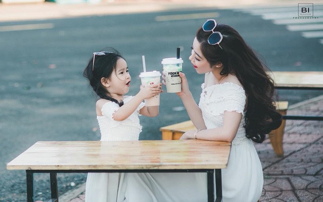 Tan chảy với bộ ảnh của mẹ đơn thân và con gái xinh như thiên thần Ảnh 2
