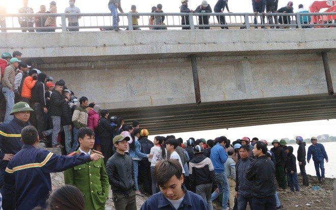 Cứu ba mẹ con bị đuối nước khi thả cá ngày ông Công ông Táo, nam sinh viên tử vong Ảnh 2