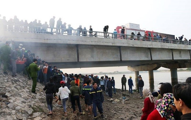 Truy tặng huy hiệu 'Tuổi trẻ dũng cảm' cho nam sinh xả thân cứu 3 mẹ con đuối nước Ảnh 2
