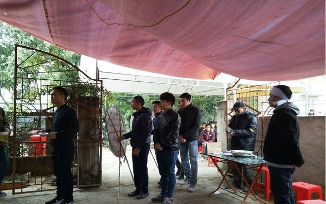 Đám tang đẫm nước mắt của nam sinh viên cứu người đuối nước Ảnh 2