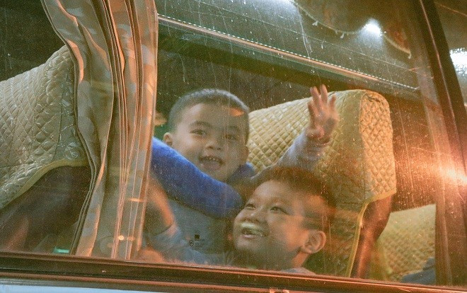 'Chuyến xe 0 đồng' đầy ắp nụ cười đưa người nghèo về quê đón Tết Ảnh 2