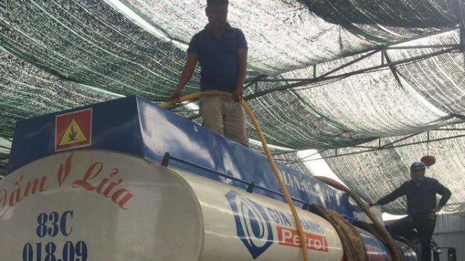 Triệt phá đường dây 'rút ruột' xăng dầu cực lớn ở vùng ven Sài Gòn Ảnh 2