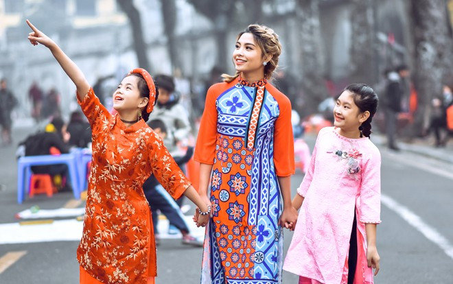 Học trò cựu HLV Noo Phước Thịnh cực bắt mắt trong bộ ảnh xuân Ảnh 2