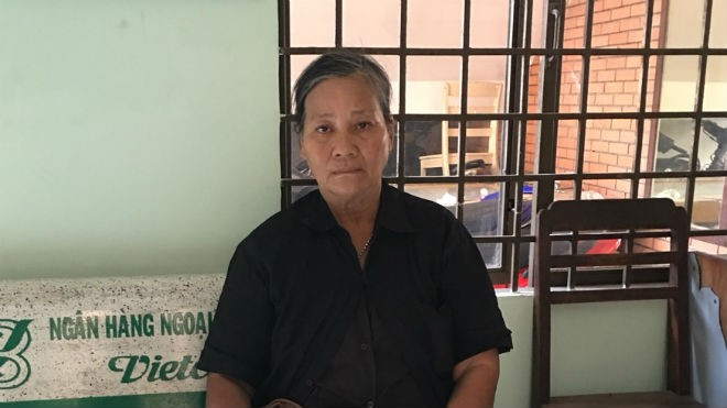 Trộm cắp trong tiệm kinh doanh vàng bạc, cụ bà bị đội hiệp sĩ tóm gọn Ảnh 2