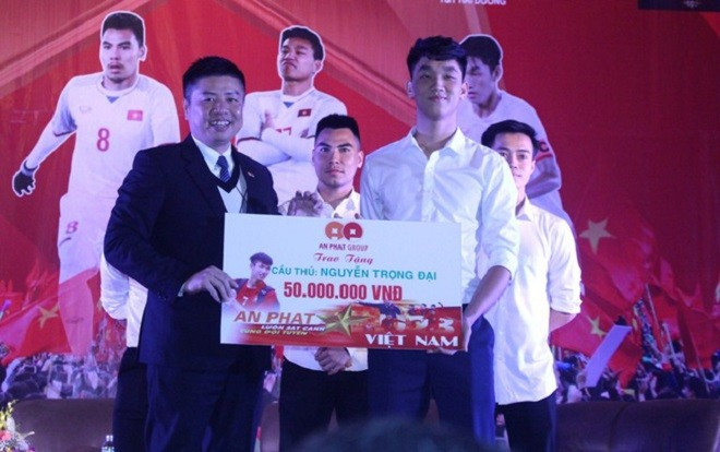 Bố cầu thủ U23 Trọng Đại: 'Hồi nhỏ con tôi bị các bạn đánh và cấm đá bóng' Ảnh 2