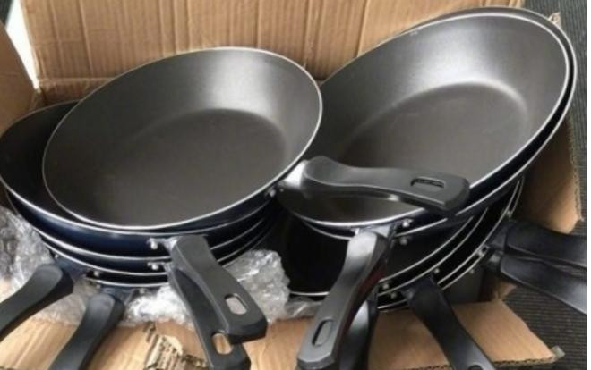 Lễ tình nhân 14/2: Cô gái nhận được quà 'bá đạo' với… 250 chiếc chảo Ảnh 2