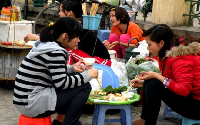 Quán ăn ngày Tết: Thực khách kêu trời vì đồ ăn lèo tèo, giá lại cao chẳng khác gì 'chặt chém' Ảnh 2