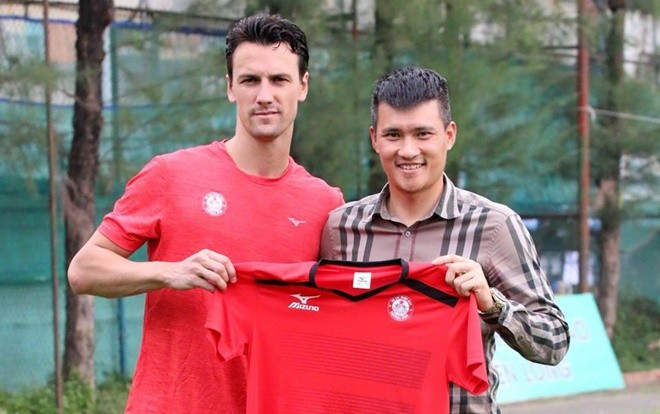 Vì sao Công Vinh thanh lý hợp đồng cựu sao Man United? Ảnh 2