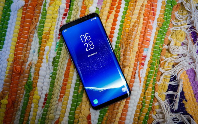Samsung Galaxy S: Từ kẻ bị cho là 'ăn theo' iPhone đến 'siêu mẫu' làng di động Ảnh 2