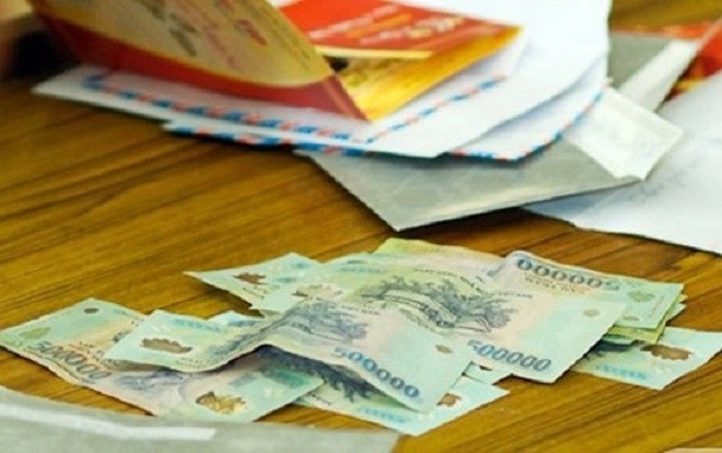 80 người thân và bạn bè sang ăn cỗ đám cưới bên nhà trai, cô dâu bị em chồng phũ phàng: 'Tiền mừng để trả nợ' Ảnh 2