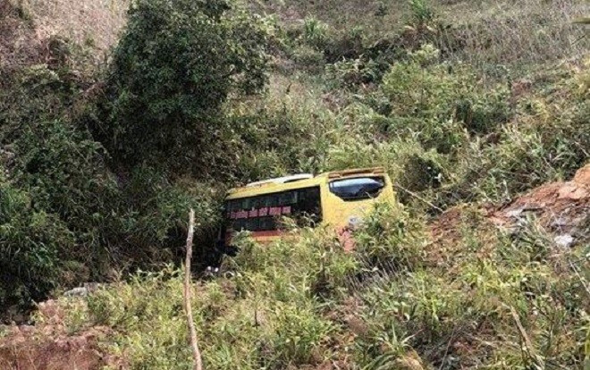 Xe khách lao xuống vực: Tài xế tử vong, 19 hành khách bị thương Ảnh 2