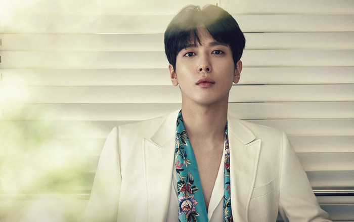 Jung Yonghwa (CNBlue) nhập ngũ vào ngày 5/3 sau scandal 'đi cửa sau' học Tiến sĩ Ảnh 2