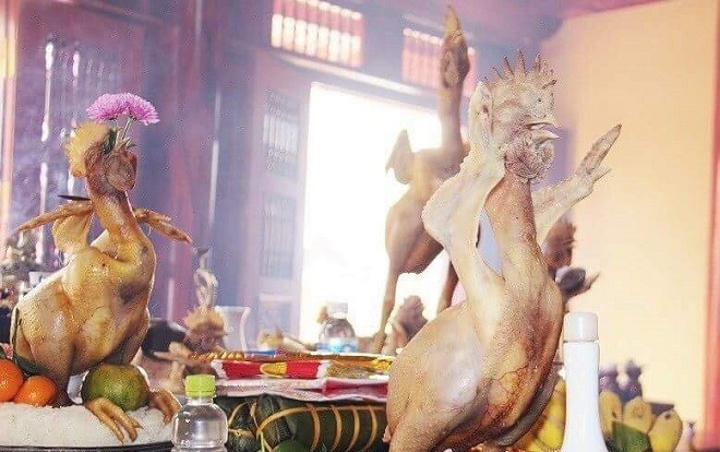 'Thần thái' của 'phi đội gà bay' cúng rằm tháng Giêng khiến dân mạng phục sát đất Ảnh 2