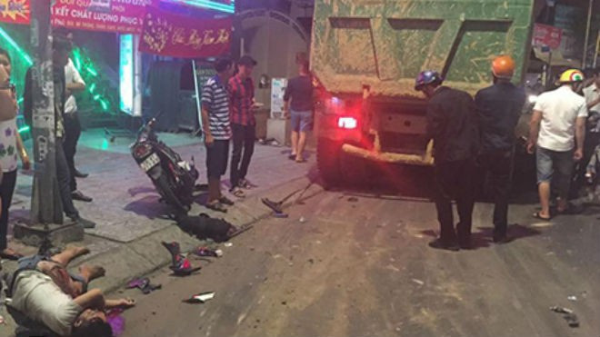 Tạm giữ tài xế xe ben gây tai nạn kinh hoàng, cuốn nhiều xe máy vào gầm Ảnh 2