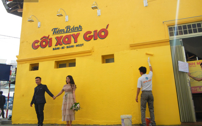 'Hồi sinh' bức tường vàng hot nhất Đà Lạt, hình vẽ cá mập đã biến mất Ảnh 2