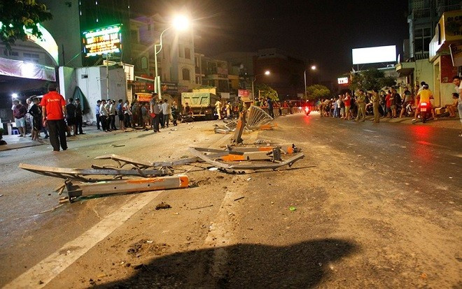 Vụ xe ben cuốn 6 người vào gầm: Tài xế khai do đang chạy nhanh và bị lạc tay lái Ảnh 2