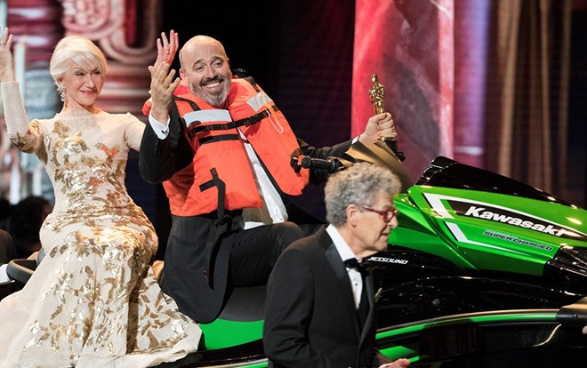 Nói là làm, Oscar 2018 đã tặng chiếc môtô nước 400 triệu đồng cho người phát biểu ngắn nhất Ảnh 2
