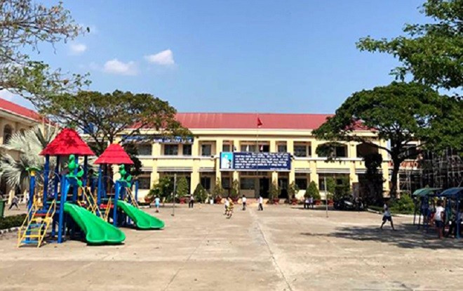 Xem xét xử lý Đảng người bắt cô giáo quỳ xin lỗi Ảnh 2