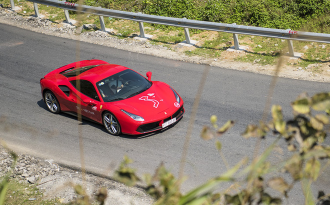 Mãn nhãn với dàn xế hộp trăm tỉ trong hành trình siêu xe Car&Passion 2018 Ảnh 2