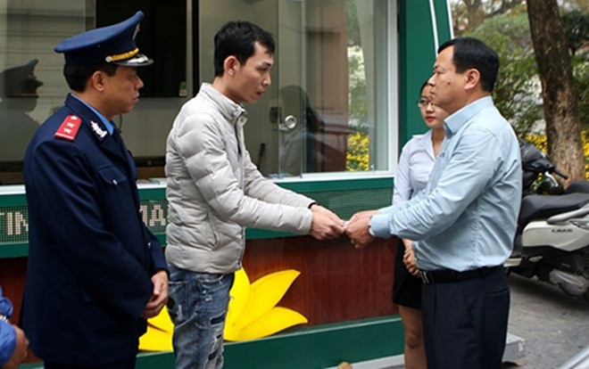 Khách Mỹ đi 3 km, lái xe taxi 'chặt chém' 450.000 đồng Ảnh 2