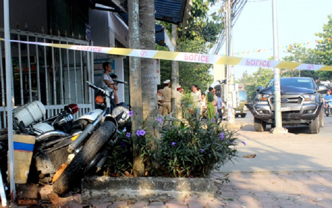 Vụ ô tô chở thuốc lá lậu tông 2 CSGT trọng thương: Hai tài xế dương tính với ma túy Ảnh 2