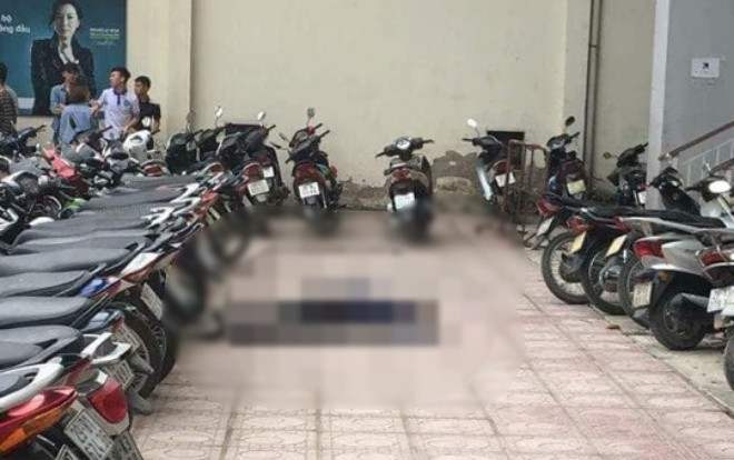 Nam sinh ĐH Kiến trúc rơi từ khu nhà giảng đường xuống đất tử vong vào trưa 8/3 Ảnh 2