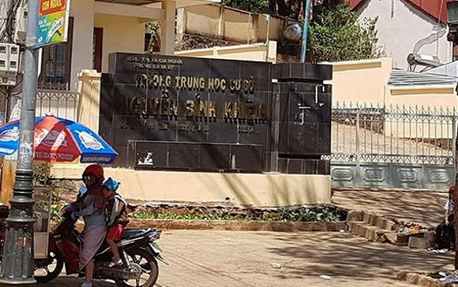 Giáng chức hiệu trưởng rút tiền ngân sách Ảnh 2