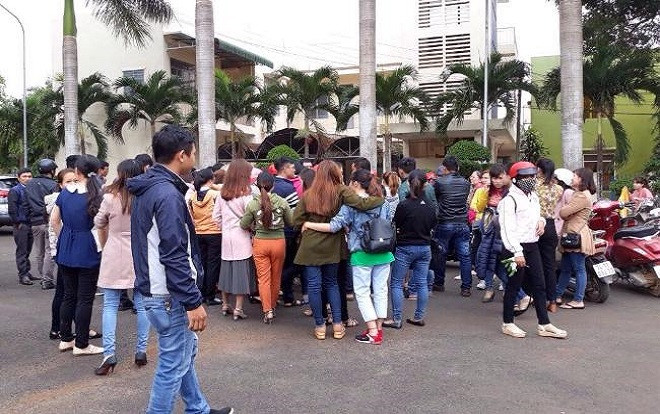 Hơn 500 giáo viên thẫn thờ khi nghe tin sắp mất việc Ảnh 2