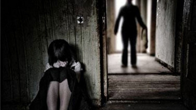 Tạm giữ người hàng xóm nghi thực hiện hành vi đồi bại với cháu bé 6 tuổi Ảnh 2