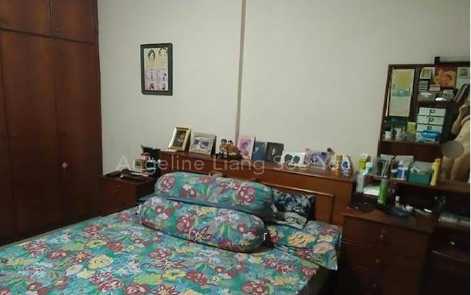 Rao bán nhà, vô tình lộ ảnh khỏa thân Ảnh 2