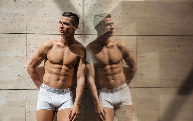 Ronaldo ‘gây bão’ khi chụp hình quảng cáo đồ lót mới Ảnh 2