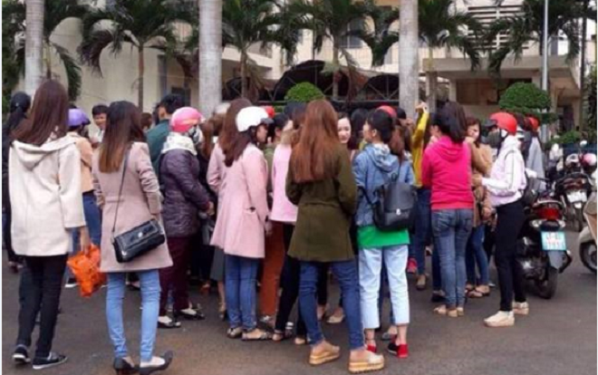 Tạm hoãn việc chấm dứt hợp đồng với hơn 500 giáo viên để tiến hành rà soát lại Ảnh 2