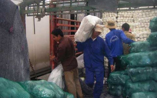 Chìm thuyền giữa sông khiến 5 cửu vạn tử vong và 4 người mất tích Ảnh 2